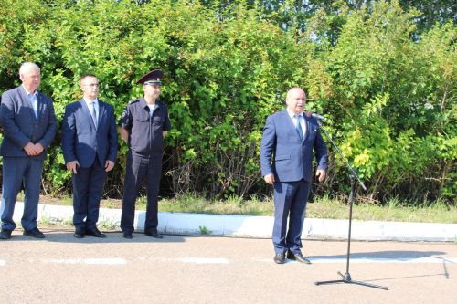 Они обеспечивают безопасность на дорогах: сотрудники Заинской Госавтоинспекции отмечают профессиональный праздник