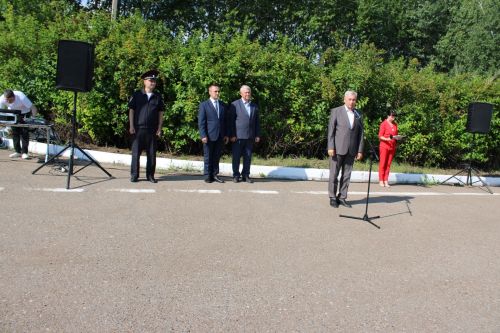 Они обеспечивают безопасность на дорогах: сотрудники Заинской Госавтоинспекции отмечают профессиональный праздник