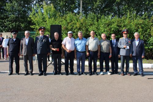 Они обеспечивают безопасность на дорогах: сотрудники Заинской Госавтоинспекции отмечают профессиональный праздник