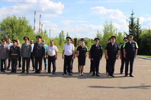 Они обеспечивают безопасность на дорогах: сотрудники Заинской Госавтоинспекции отмечают профессиональный праздник