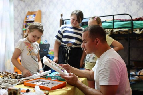 Гуманитарный десант: многодетным семьям Лисичанска доставили помощь из Татарстана
