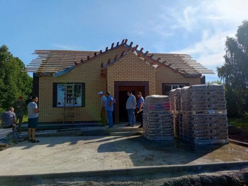 Личный контроль: Разиф Каримов проверил ремонт школ и жилья для сирот