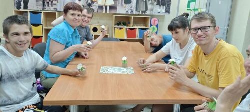 «Я подарю ромашку маме»: праздник семьи прошел в центре «Радость» в Заинске