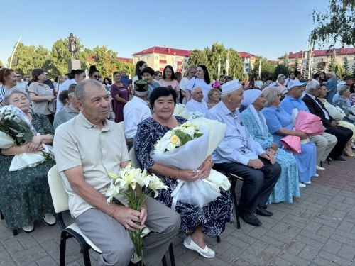 В День семьи, любви и верности в Заинске чествовали юбиляров супружеской жизни