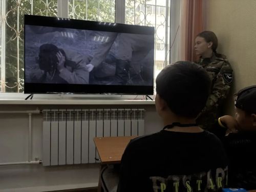 Дети узнали малоизвестные факты о войне в клубе «Гвардия»