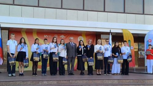 Торжество в честь Дня флага: праздник единства и патриотизма в Заинске