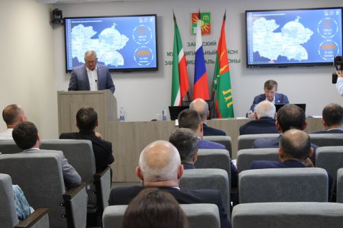 Министр экономики РТ оценил работу ОЭЗ «Зеленая долина» и предприятий Заинского района