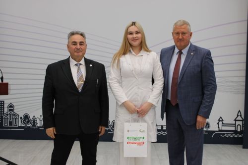 В Заинске молодых медработников посвятили в профессию