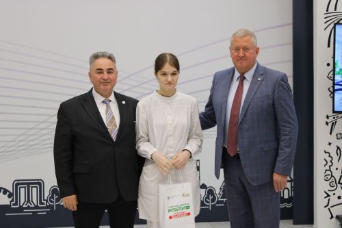 В Заинске молодых медработников посвятили в профессию