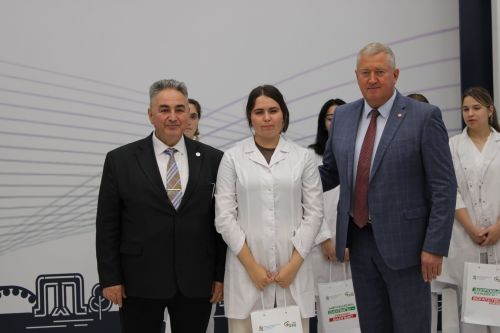 В Заинске молодых медработников посвятили в профессию