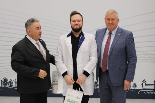 В Заинске молодых медработников посвятили в профессию