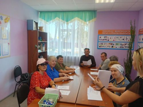 Һәр открыткада — җылылык: Зәйдә Өлкәннәр көненә котлаулар әзерлиләр