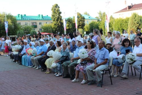 Наш фоторепортаж: в День семьи чествовали юбиляров супружеской жизни