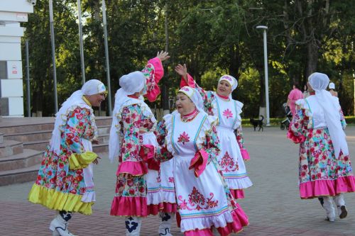 Наш фоторепортаж: в День семьи чествовали юбиляров супружеской жизни