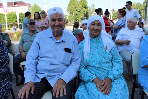 Наш фоторепортаж: в День семьи чествовали юбиляров супружеской жизни