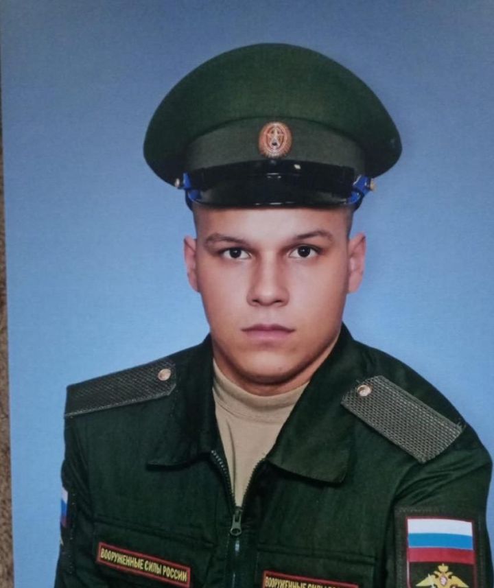 Райнур Шәфиев: «Армиядә хезмәт итү — һәр егетнең бурычы»