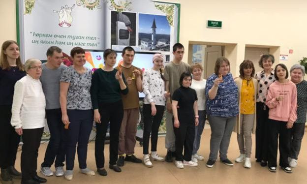 «Нам вместе веселей!»: заинские получатели соцуслуг посетили мероприятие в библиотеке