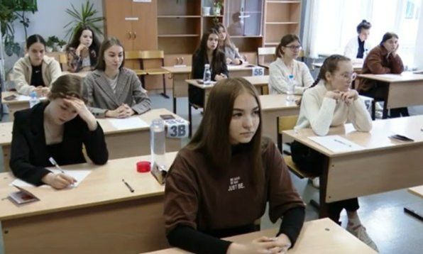 Десять заинских выпускников решили пересдать ЕГЭ по новым правилам