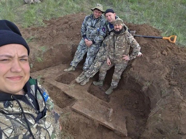 Заинские поисковики в ходе экспедиции в Волгоградской области нашли в земле легендарный танк Т-34