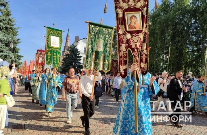 Заинские православные присоединились к крестному ходу в Казани