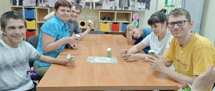 «Я подарю ромашку маме»: праздник семьи прошел в центре «Радость» в Заинске