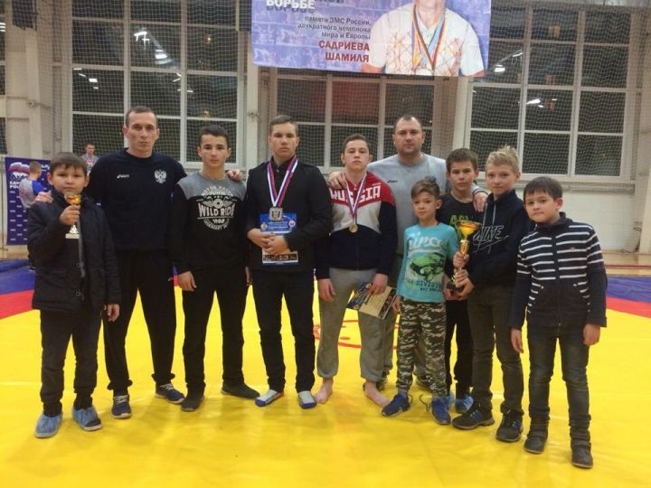 Заинские борцы победили в турнире памяти Шамиля Садриева