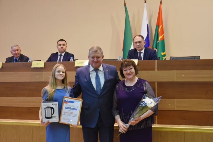 Заинская школьница стала победительницей в конкурсе «Мы – граждане России!»