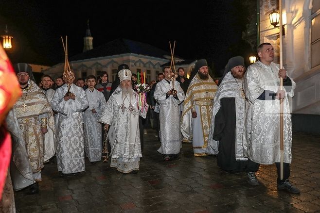 Митрополит Феофан возглавил пасхальную службу в Раифском монастыре