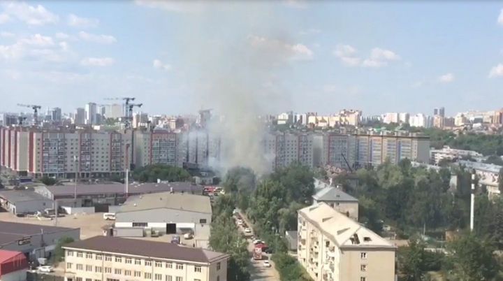 В Вахитовском районе Казани горит пятиэтажка
