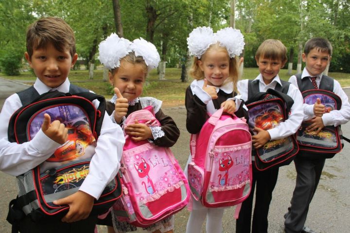 В Заинске стартовала благотворительная акция «Помоги собраться в школу»