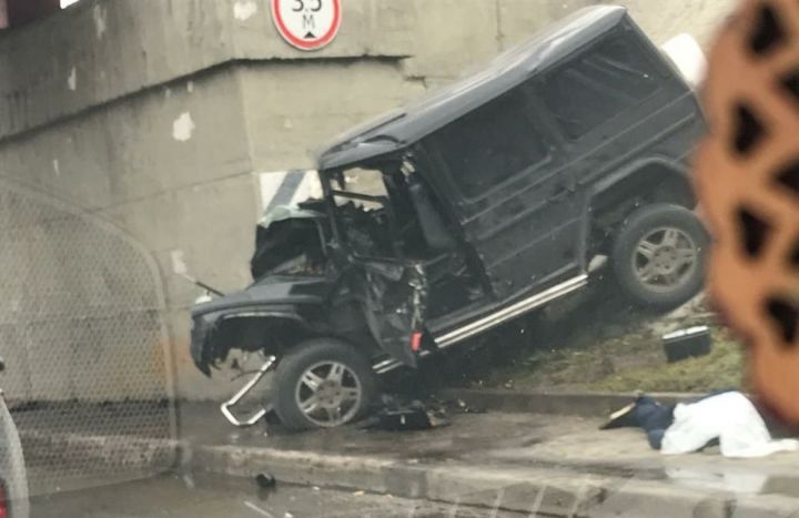 В Казани водитель «Гелендвагена» погиб, влетев в опору моста