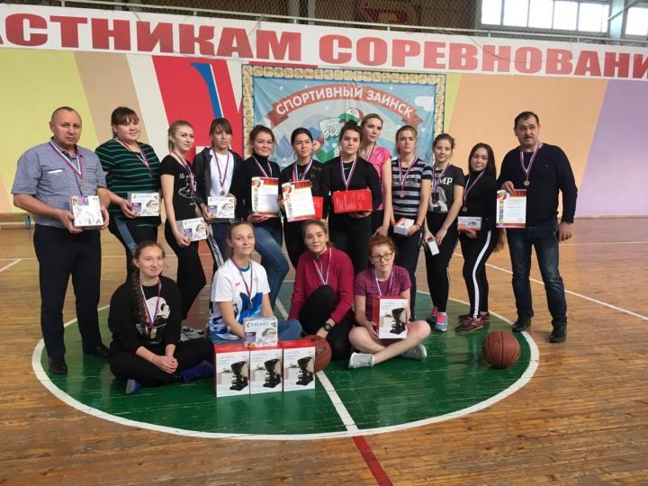 В Заинске прошли соревнования по баскетболу среди женских команд