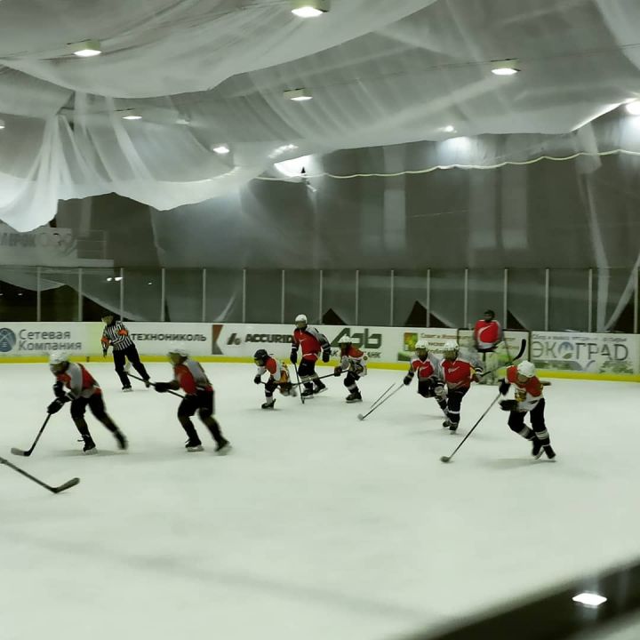 В заинском ледовом дворце прошли игры Первенства Татарстана по хоккею