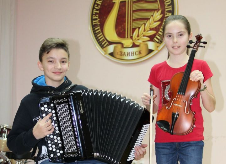 Заинская детская музыкальная школа получила новые инструменты