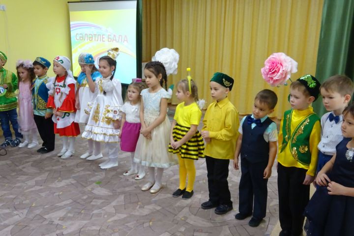 Маленькие заинские таланты участвуют в конкурсе "Сэлэтле бала" - "Одаренный ребенок"