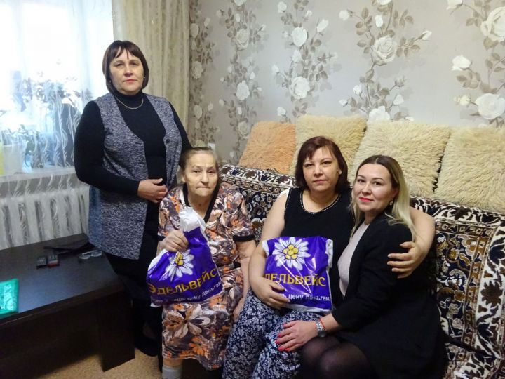 Депутат Госдумы подарил подарки заинцам с ограниченными возможностями здоровья