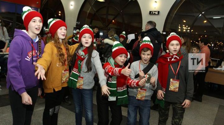 Школьники из Татарстана отправились на новогоднюю елку в Москву