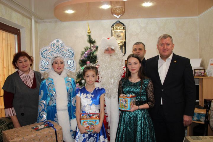 Какой новогодний подарок получила заинская семья Антоновых?