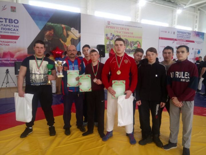 Заинские спортсмены выступили на Первенстве Татарстана по борьбе на поясах