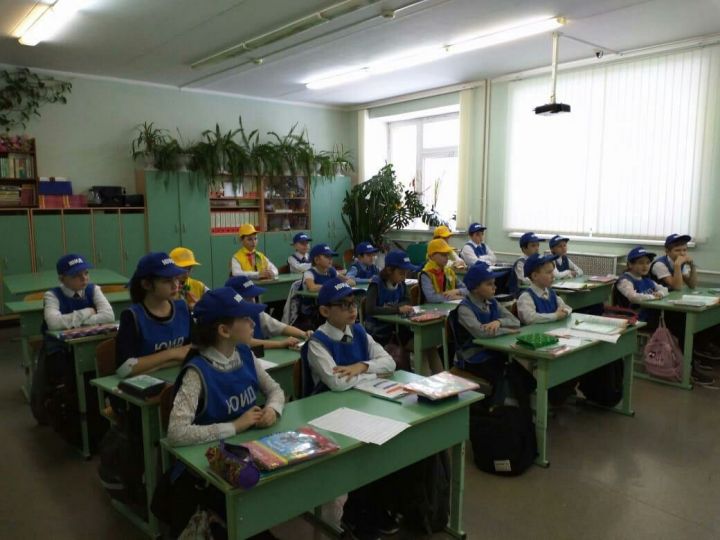 Школьники отметили День создания отрядов юных инспекторов движения