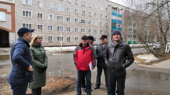 Руководитель исполнительного комитета Заинского района совершил объезд объектов капитального ремонта жилого фонда