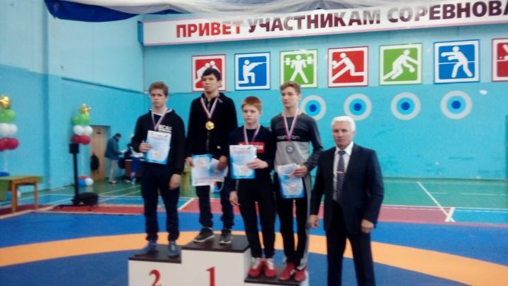 Заинские борцы стали призерами Всероссийского турнира