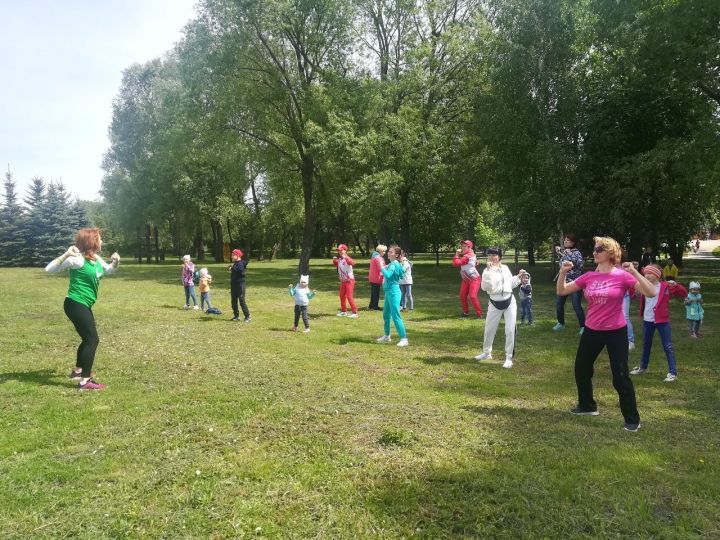 В Заинске прошло первое занятия в рамках республиканского проекта «Зеленый фитнес»