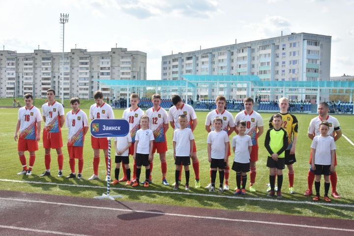 В Заинске прошла первая игра нового сезона Первенства Татарстана по футболу