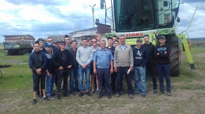 В Заинске прошли экзамены для будущих трактористов-машинистов