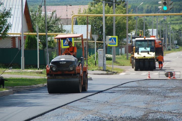 В Заинске продолжается ремонт дорог