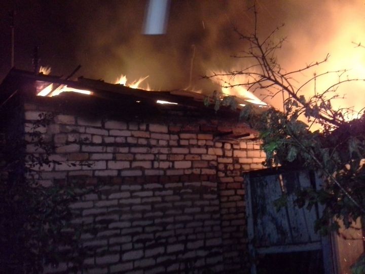 В садовом обществе Заинского района произошел пожар
