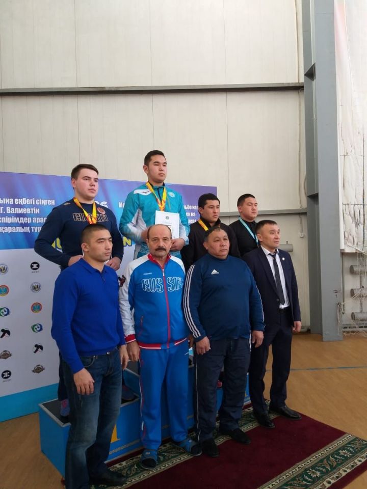 Заинец стал призером Международного турнира по борьбе на поясах