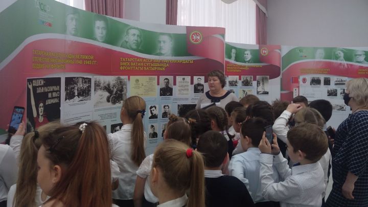 У заинских школьников появилась возможность посетить передвижную выставку Национального музея Татарстана