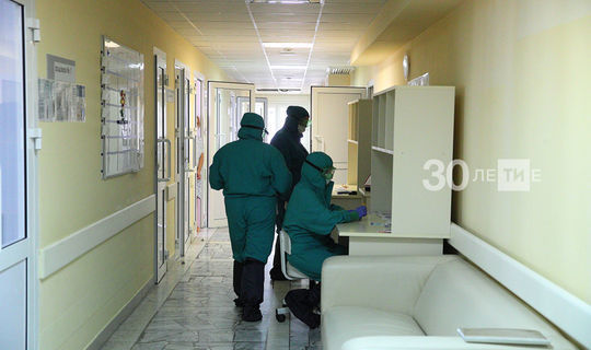 В Татарстане 588 медиков заразились коронавирусом на работе, пятеро скончались